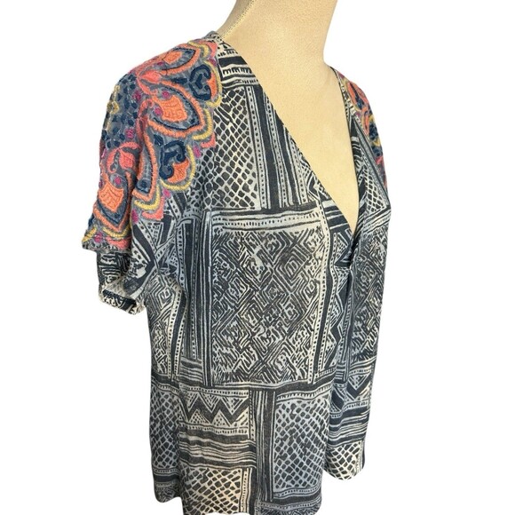 Sundance 100% Linen Embroidered V Neck Floral Boho Blue Short Sleeves Top XS - Picture 4 of 11